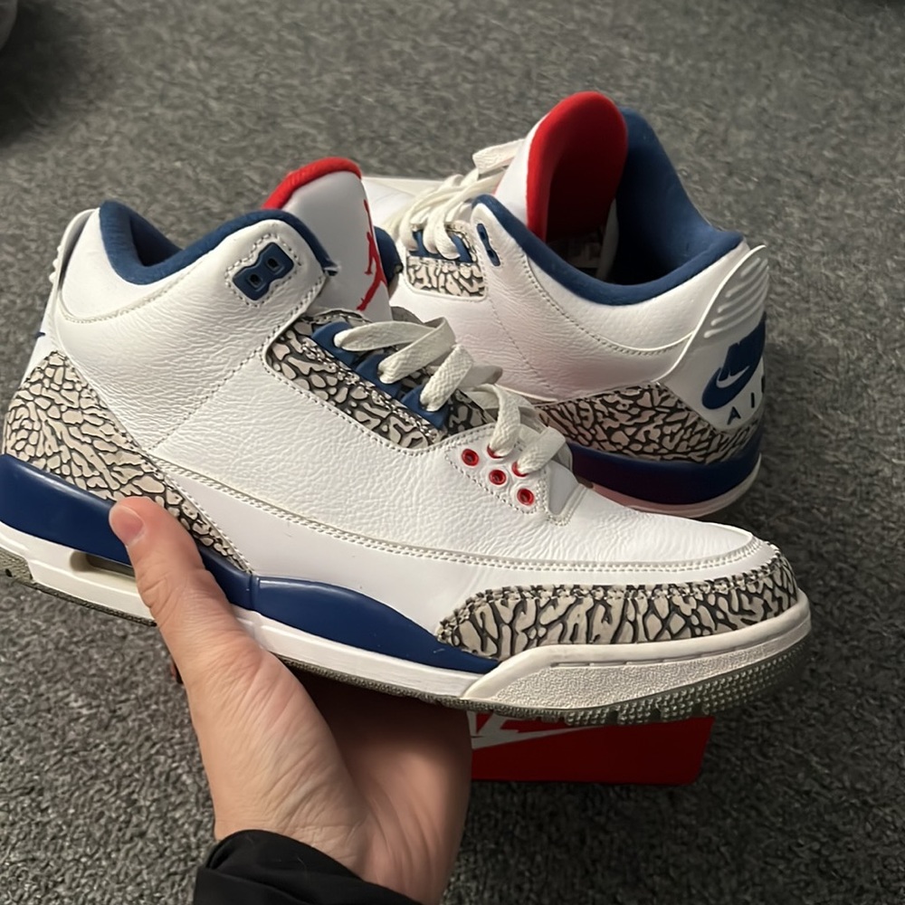 Jordan true blue 3’s